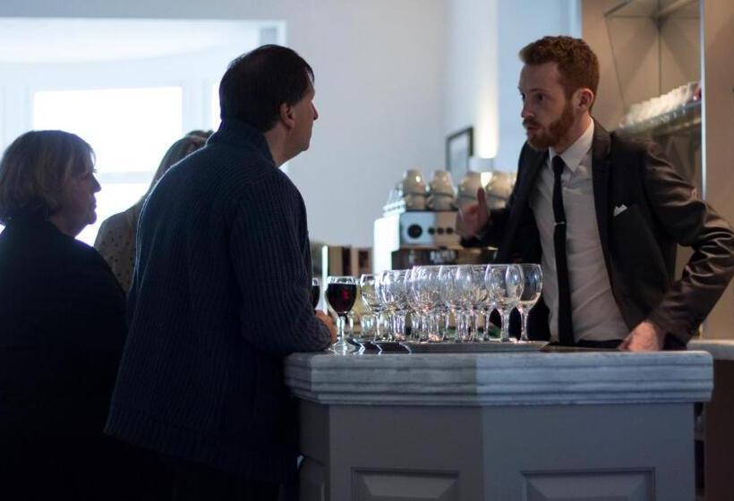 ホテル The White Lodge