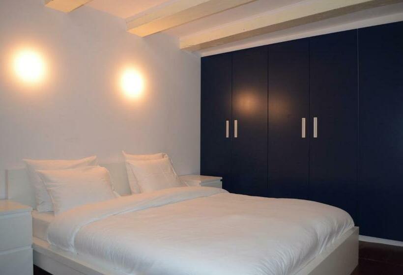 Rembrandtplein Bed & Breakfast