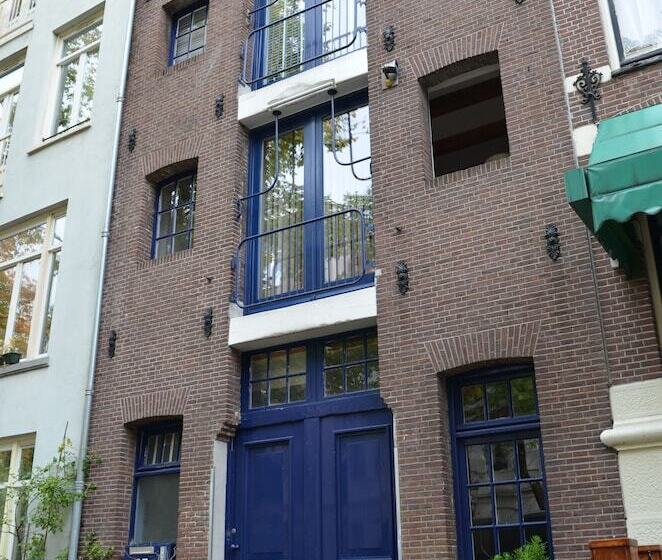 Rembrandtplein Bed & Breakfast