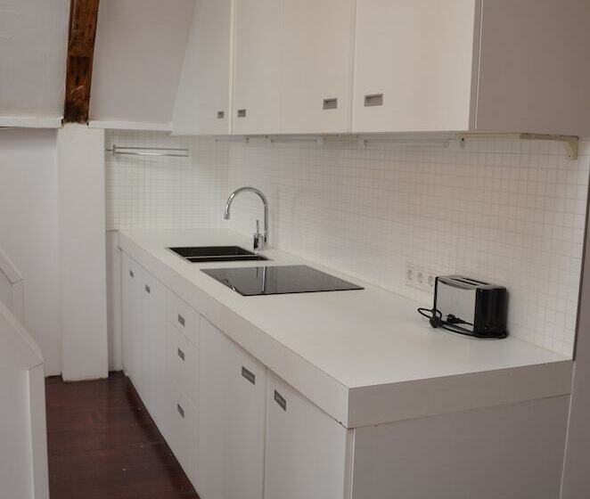 Rembrandtplein Bed & Breakfast