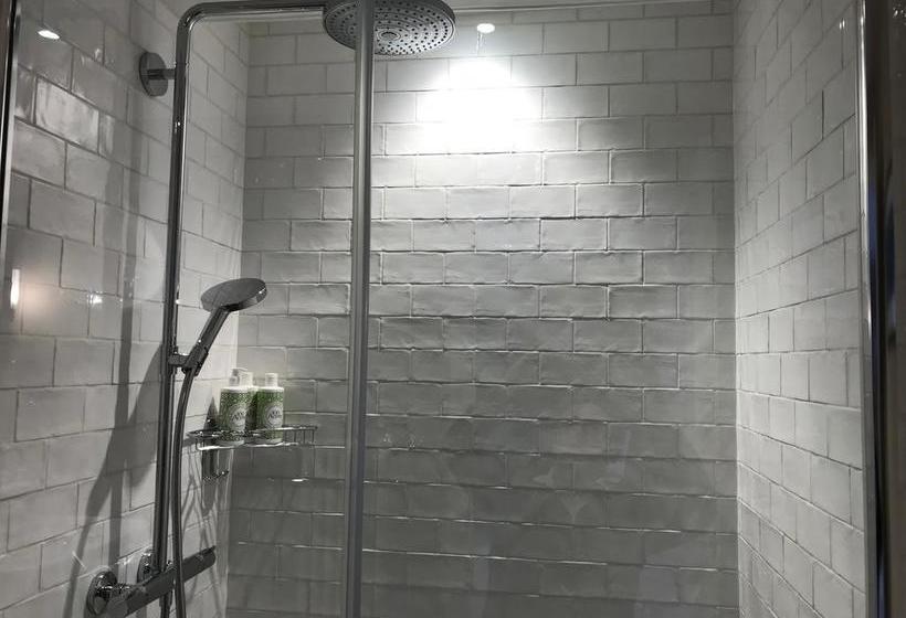 Bed and Breakfast B And B At Witney House