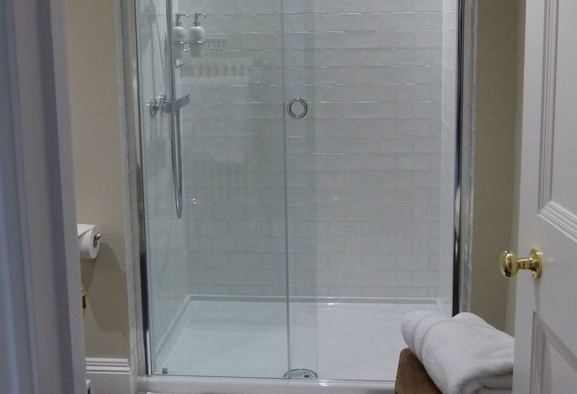 Bed and Breakfast B And B At Witney House