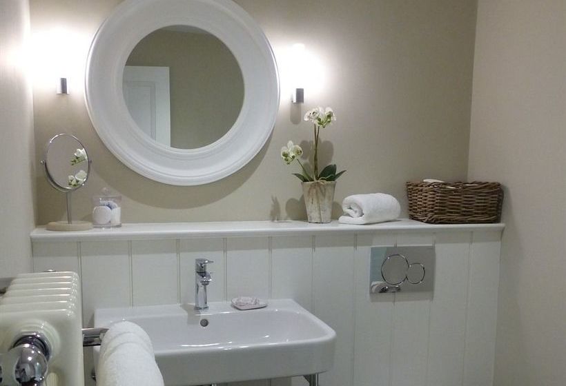 Bed and Breakfast B And B At Witney House