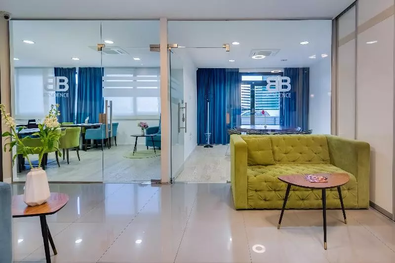 Bb Residence