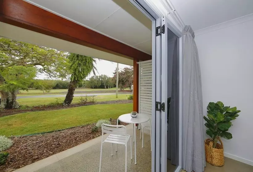 Bed and Breakfast 12th Tee Bnb