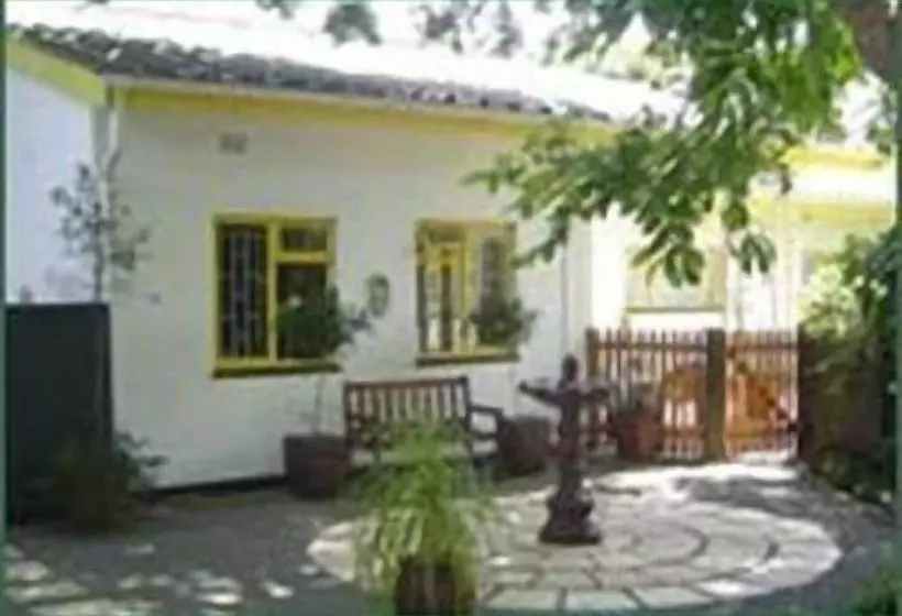 تختخواب و صبحانه Duck Inn