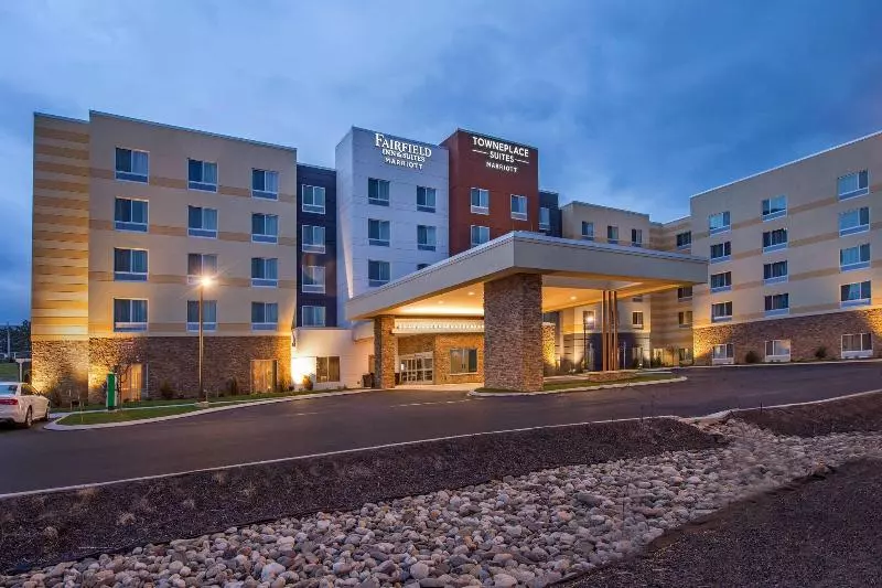 ホテル Fairfield Inn & Suites By Marriott Altoona