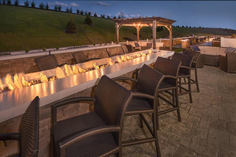 هتل Fairfield Inn & Suites By Marriott Altoona