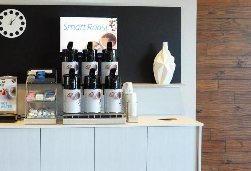 Отель Holiday Inn Express & Suites Jacksonville W I295 And I10, An Ihg