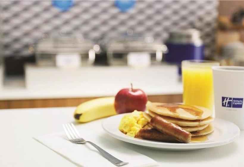 Отель Holiday Inn Express & Suites Jacksonville W I295 And I10, An Ihg