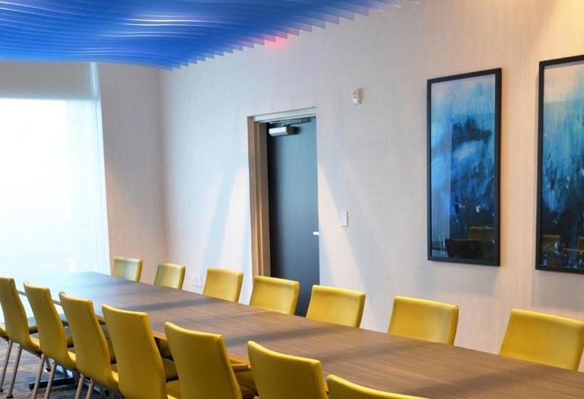 Отель Holiday Inn Express & Suites Jacksonville W I295 And I10, An Ihg