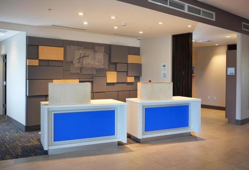 Отель Holiday Inn Express & Suites Jacksonville W I295 And I10, An Ihg