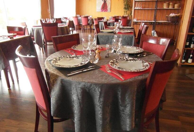 Отель Hôtel Le Forestia