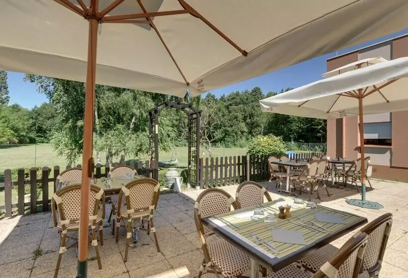 Hotelli Hôtel Le Forestia