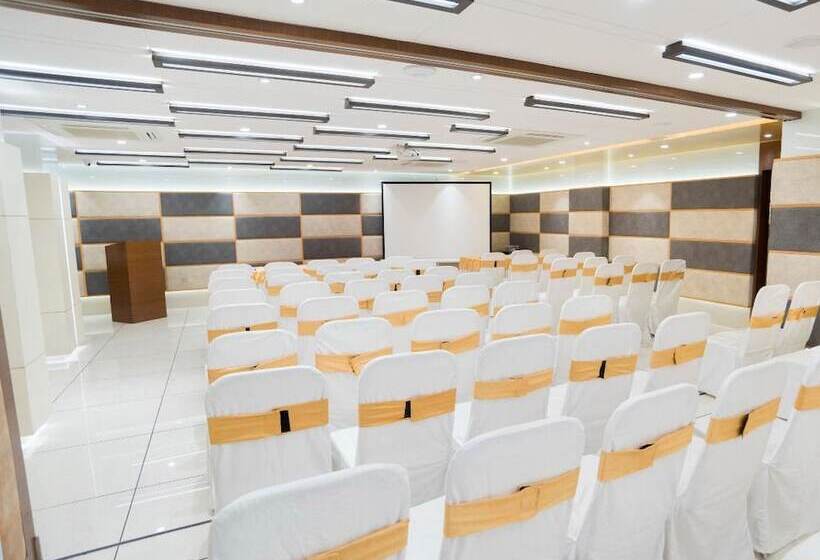 هتل Orange International