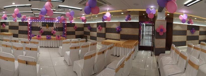 هتل Orange International