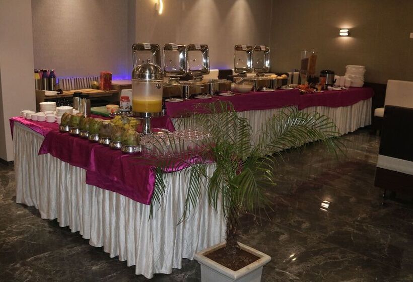 هتل Orange International