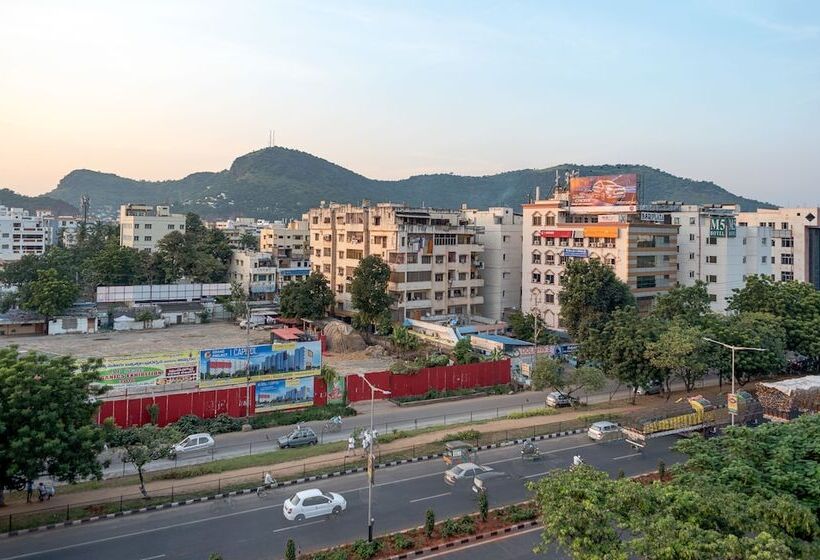 Szálloda Treebo Empire