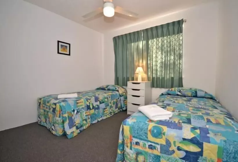 Lindomare Apartments