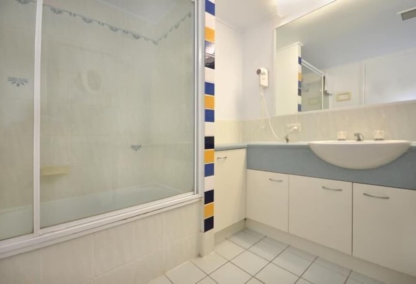 Lindomare Apartments