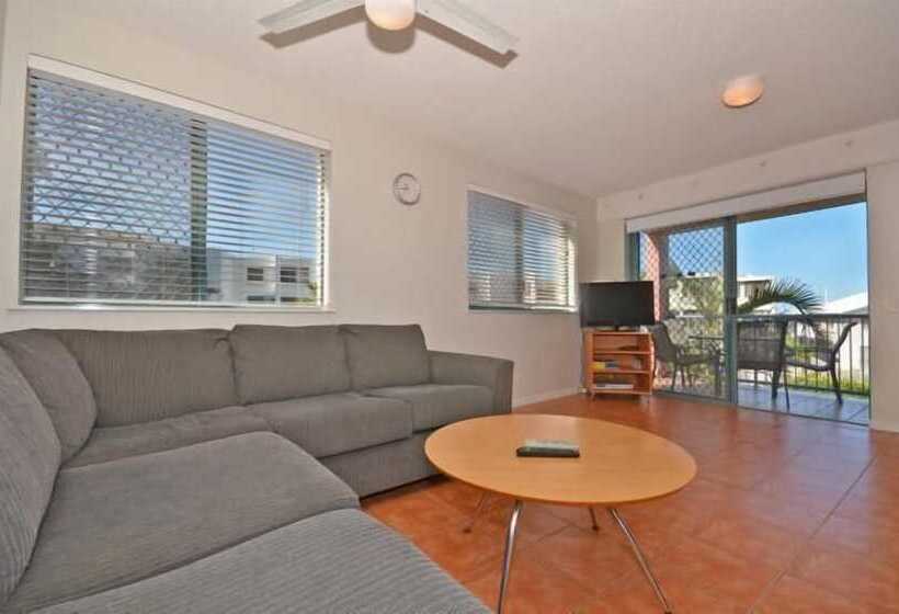 Lindomare Apartments