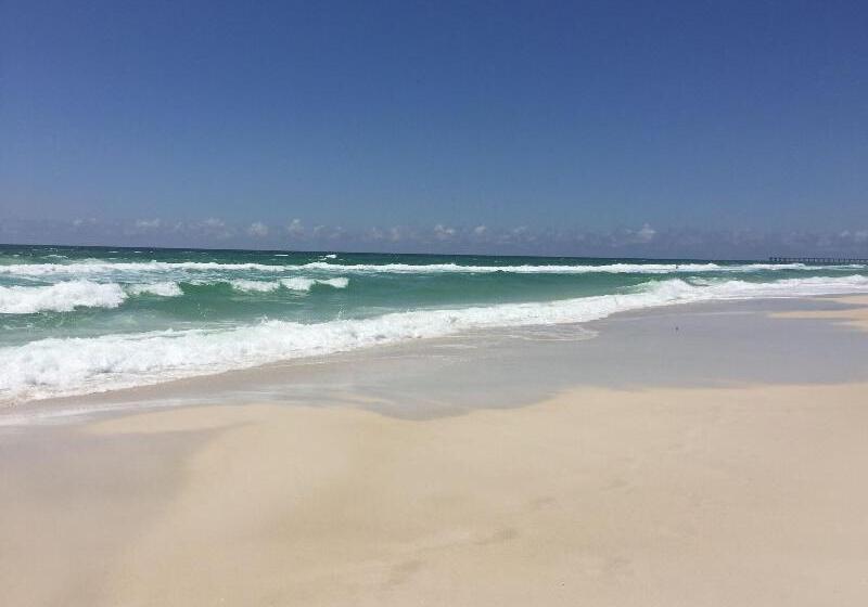 Holiday Terrace Beachfront Hotel, A By The Sea Resort