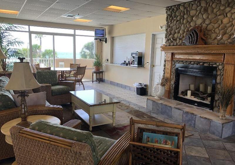 Holiday Terrace Beachfront Hotel, A By The Sea Resort