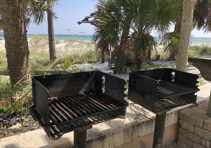 Holiday Terrace Beachfront Hotel, A By The Sea Resort