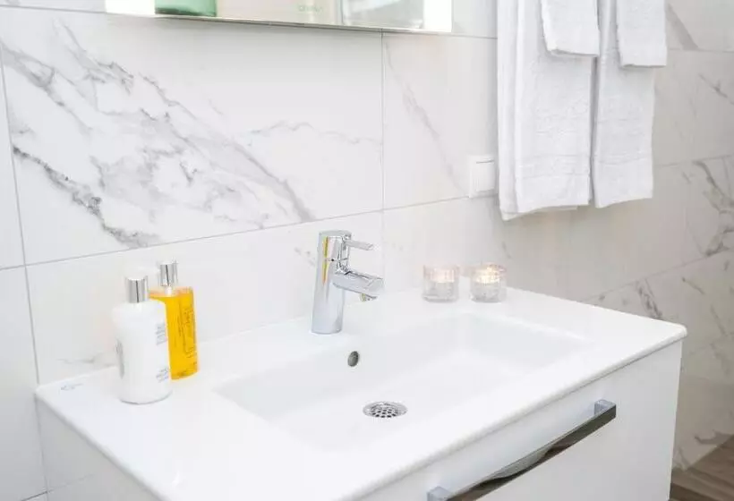 پانسیون Guesthouse Keflavik By Reykjavik Keflavik Airport