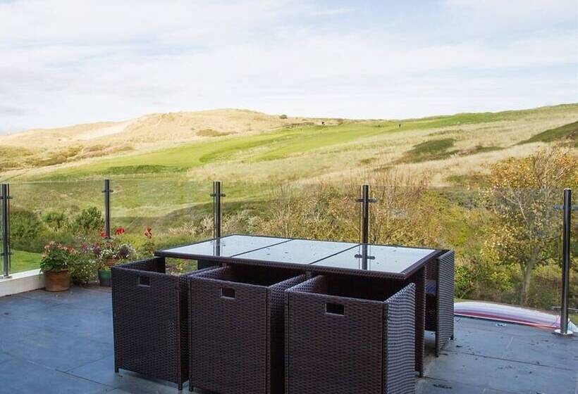 بنسيون Holywell Bay B&b