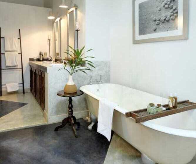 渡假胜地  The Dutch House