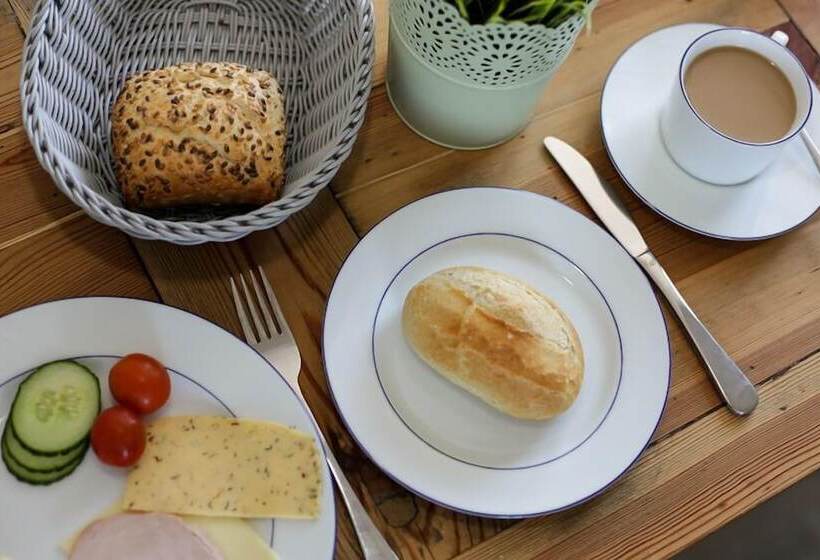 ベッドアンドブレックファースト & Ferienunterkünfte Hus Seeblick