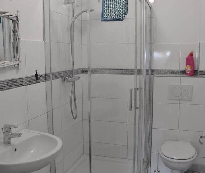 ベッドアンドブレックファースト & Ferienunterkünfte Hus Seeblick