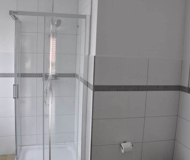 ベッドアンドブレックファースト & Ferienunterkünfte Hus Seeblick