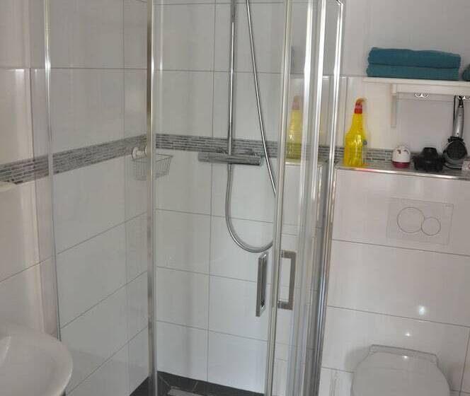 ベッドアンドブレックファースト & Ferienunterkünfte Hus Seeblick