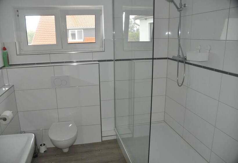 ベッドアンドブレックファースト & Ferienunterkünfte Hus Seeblick