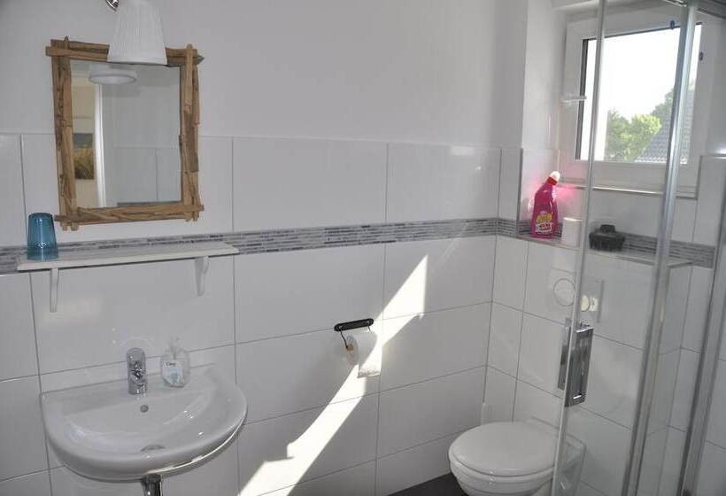 ベッドアンドブレックファースト & Ferienunterkünfte Hus Seeblick