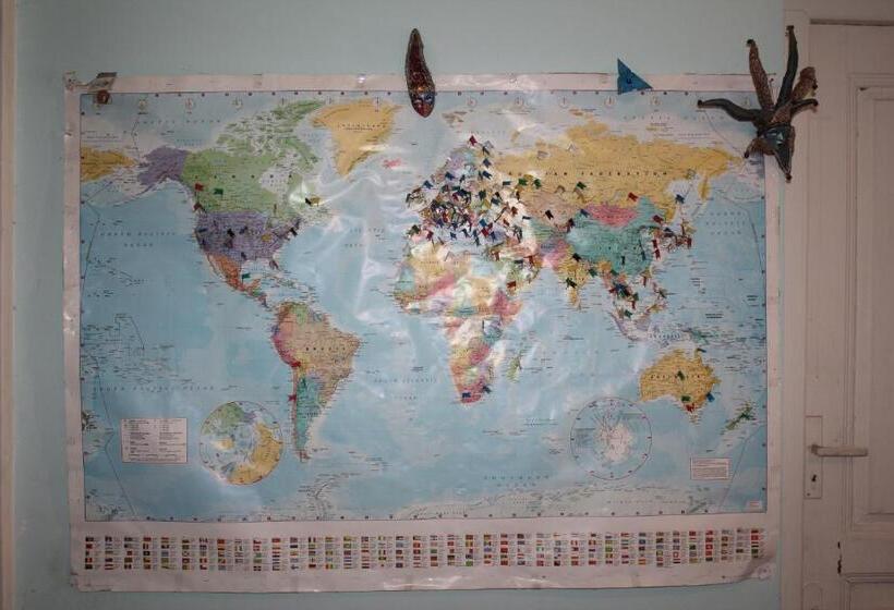 تختخواب و صبحانه Guesthouse Levani