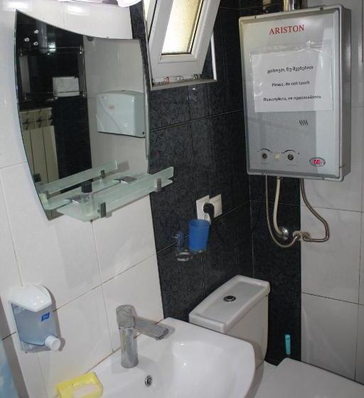 تختخواب و صبحانه Guesthouse Levani