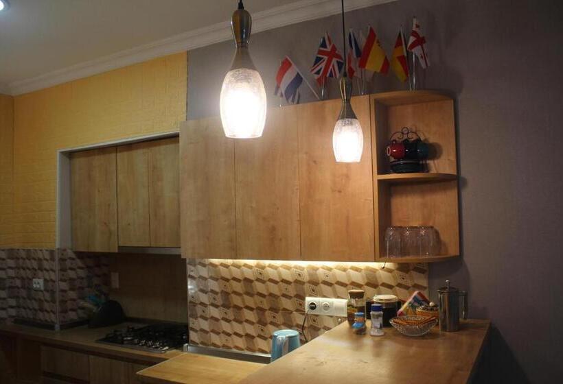 تختخواب و صبحانه Guesthouse Levani