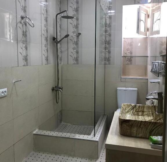 تختخواب و صبحانه Guesthouse Levani