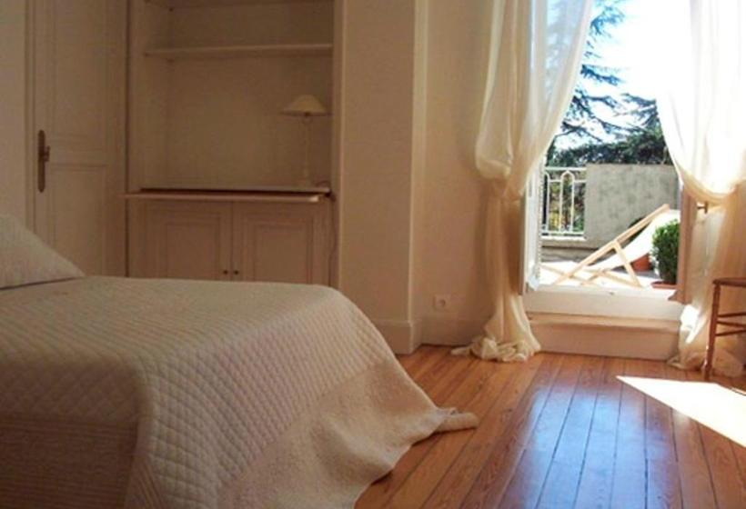 ベッドアンドブレックファースト Les Cèdres Chambres D Hôtes