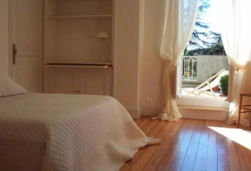 ベッドアンドブレックファースト Les Cèdres Chambres D Hôtes
