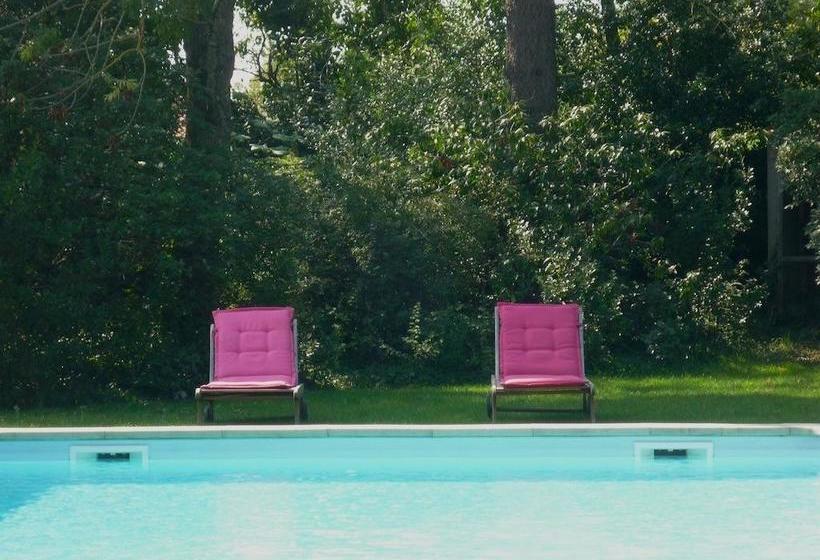 ベッドアンドブレックファースト Les Cèdres Chambres D Hôtes