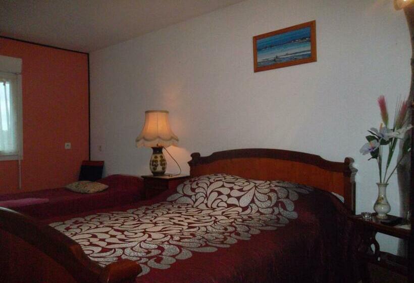 민박 Les Chambres Du Rochereuil