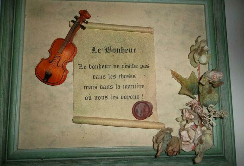 민박 Les Chambres Du Rochereuil