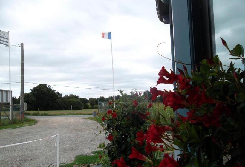 민박 Les Chambres Du Rochereuil