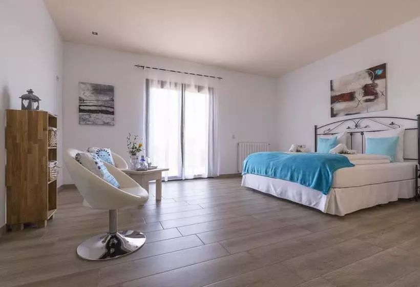 هتل Finca Alegria   Agroturismo Son Sampoli