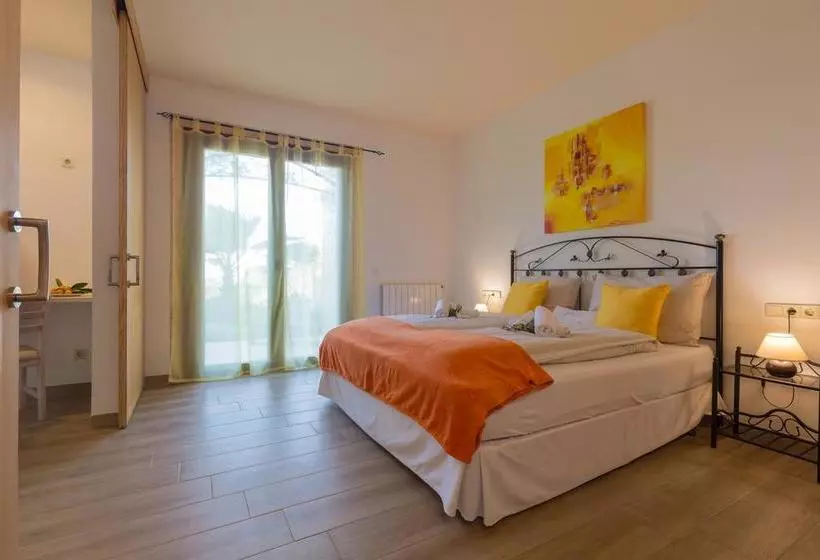 هتل Finca Alegria   Agroturismo Son Sampoli