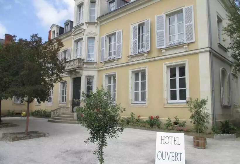 ホテル Hôtel Le Saint Martin